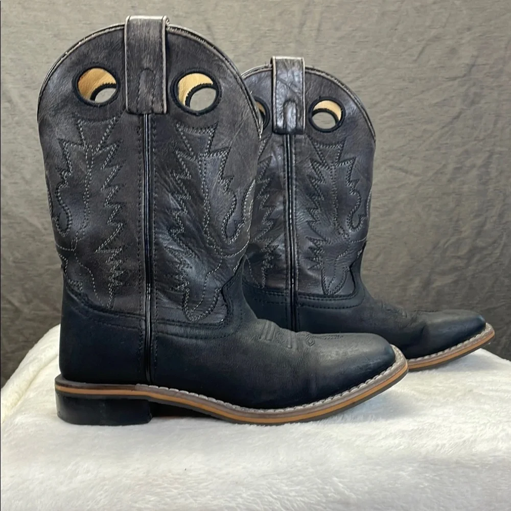 Black Western Boots with Square Toe and Sturdy‎ Soles